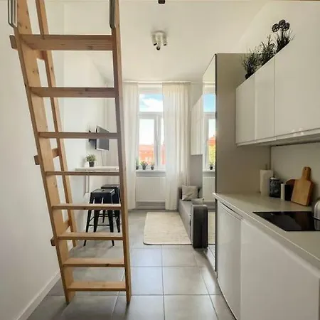 アパート Small With Entresol