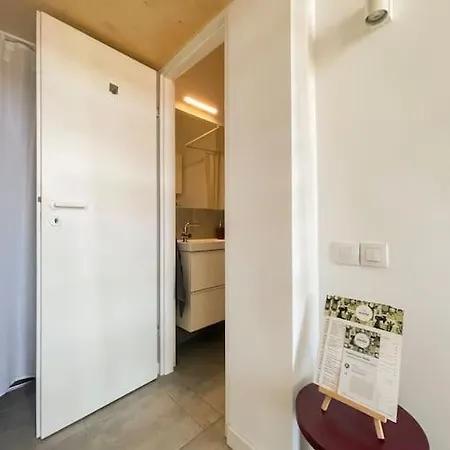 アパート Small With Entresol *