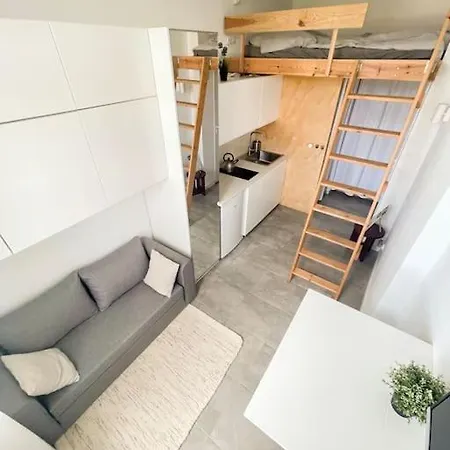 Small With Entresol Lägenhet