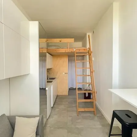 Lägenhet Small With Entresol